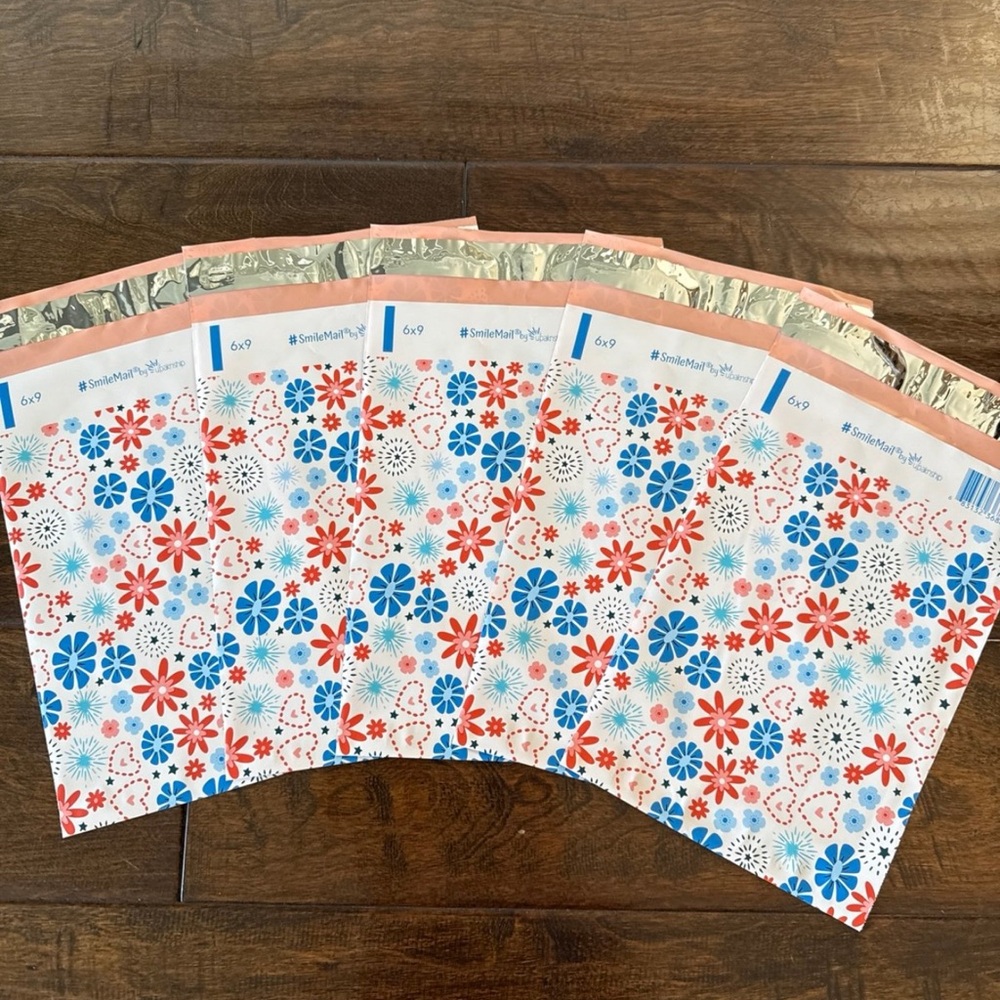 50 Pack - 6x9” Beautiful Patriotic Colored Floral Poly Mailers